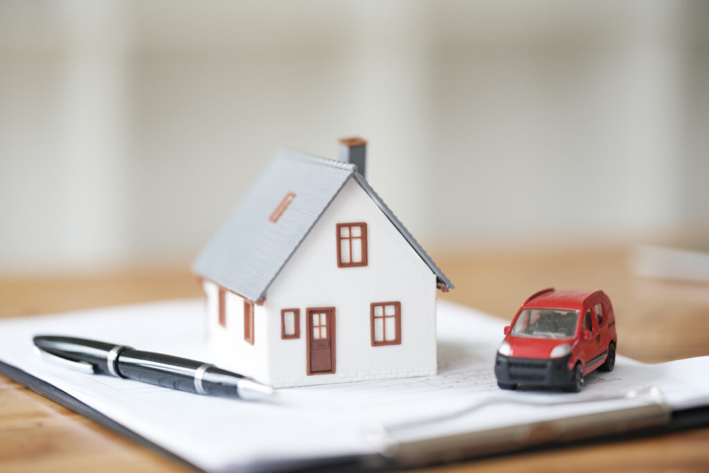 Residential property icon for home insurance comparison